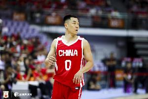 星空体育-末节有关键三分！高诗岩全场撕咬式防守 6中1贡献7分2板2助3断