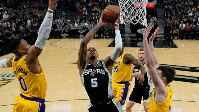 星空体育平台-韦少独自带队一言难尽，他为何又跟场边球迷吵起来